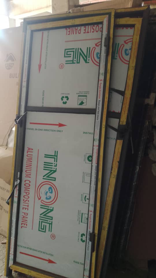 Toilet Doors - bricmax.com